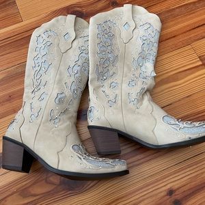 Brand new! Never worn! Sparkly Cowgirl Boots!